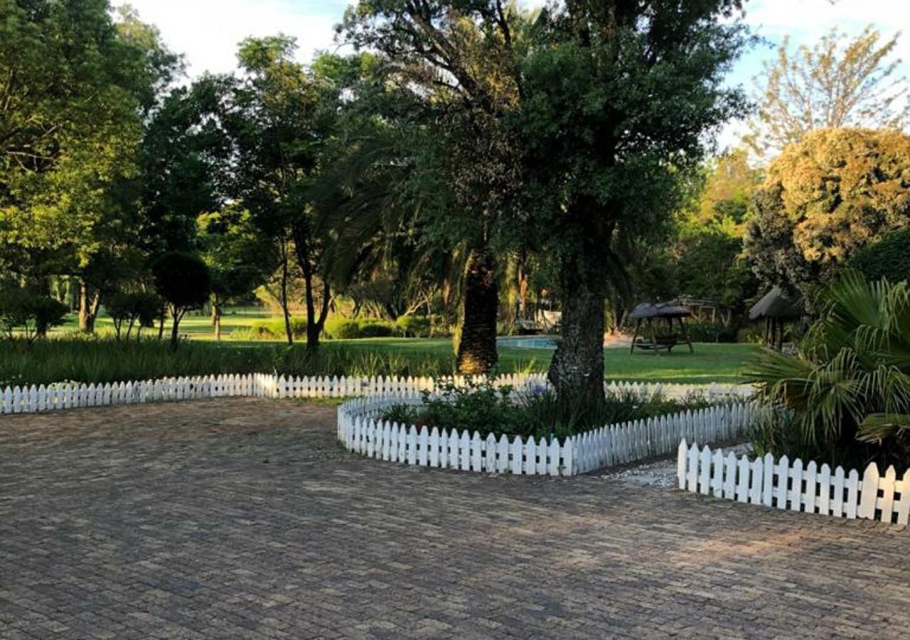 Weeping Willow Midrand Ngoại thất bức ảnh