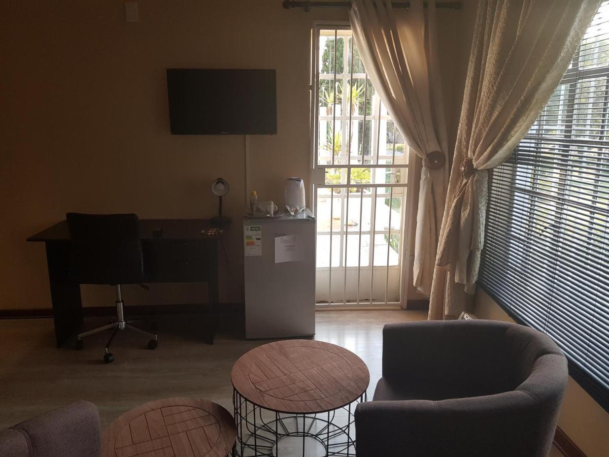 Weeping Willow Midrand Ngoại thất bức ảnh